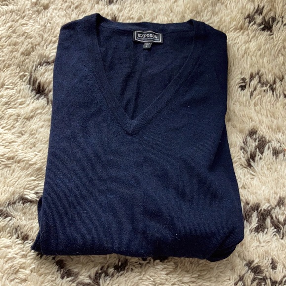 Express Merino Wool V-Neck Sweater - Picture 2 of 4